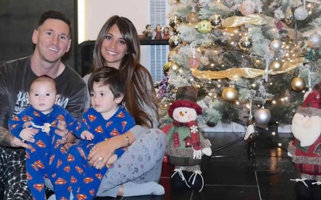 La primer foto de Mateo Messi junto al arbolito de Navidad | Deportes