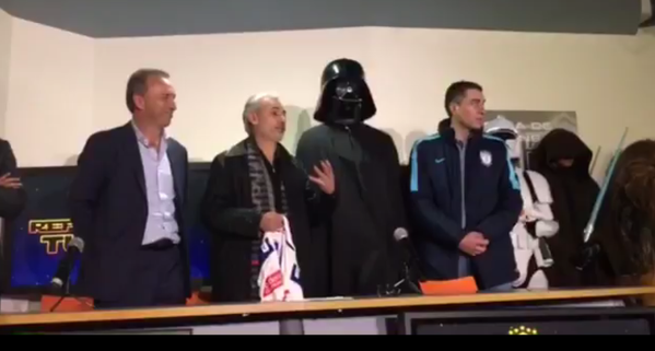 Club mexicano presentó a su nuevo refuerzo disfrazado de Darth Vader | Deportes