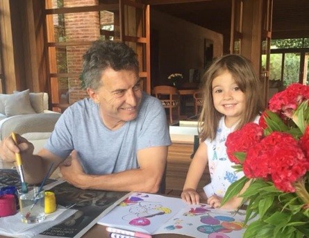 Macri se fisuró la costilla mientras jugaba con su hija Antonia | Política