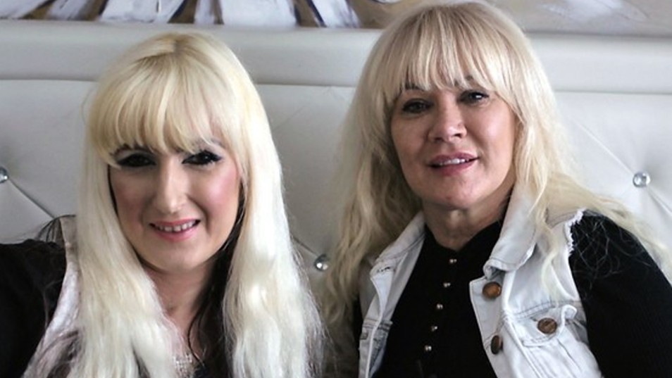 Una madre gastó una fortuna en cirugías para parecerse a su hija | Curiosidades