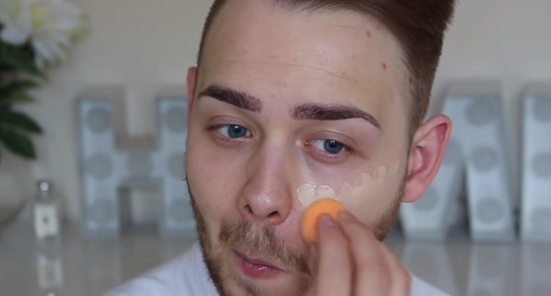 Los hombres también usan maquillaje y lo muestran en redes sociales | Redes