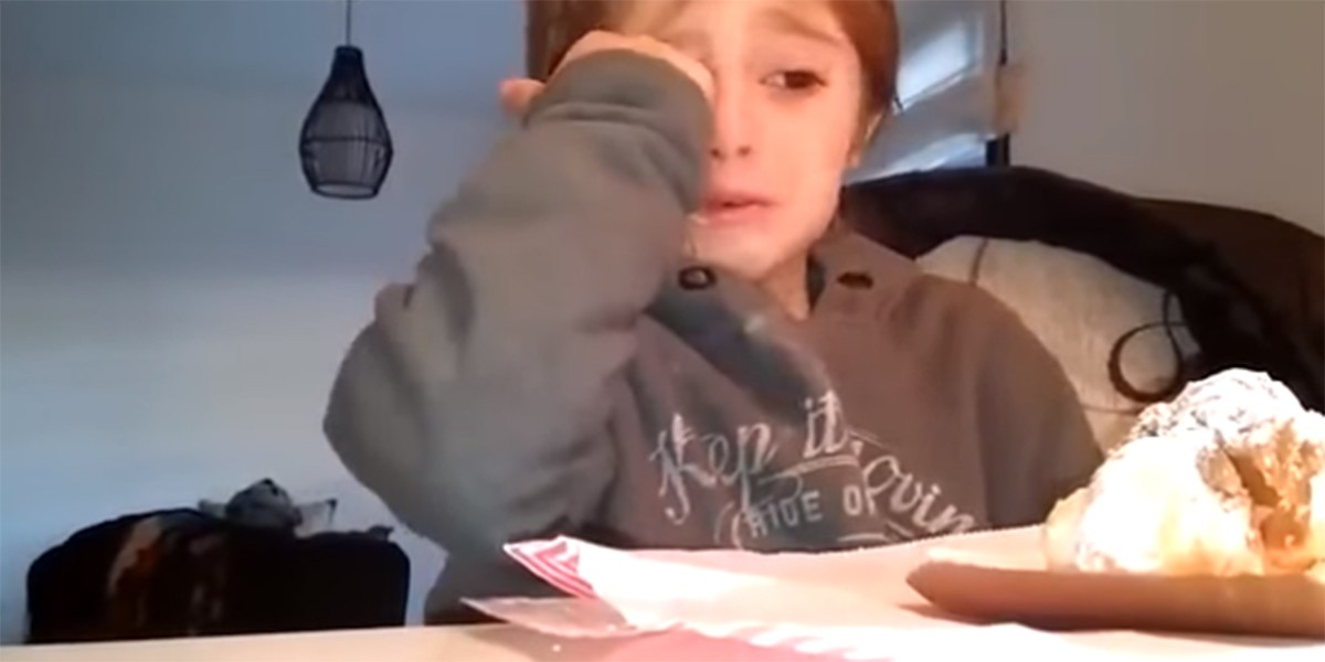 El pequeño fan de Racing que llora por la posible venta de Gustavo Bou | Deportes