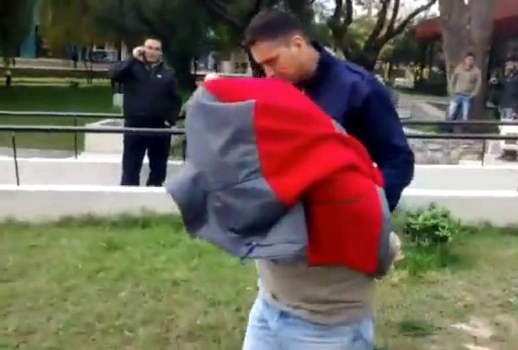 Llevaron un documental a la TV, pero tenían pornografía infantil en el pendrive y quedaron detenidos | Actualidad