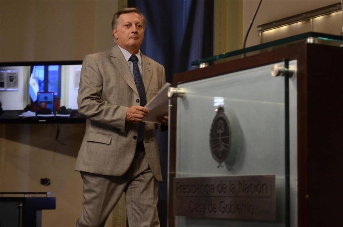 Polémica: el ministro Aranguren tiene acciones de Shell por 16 millones de pesos | Política