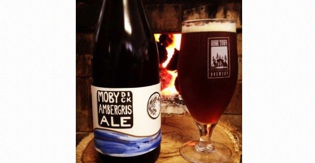 Crean una cerveza artesanal con vómito de ballena que tiene sabor a mar | Curiosidades