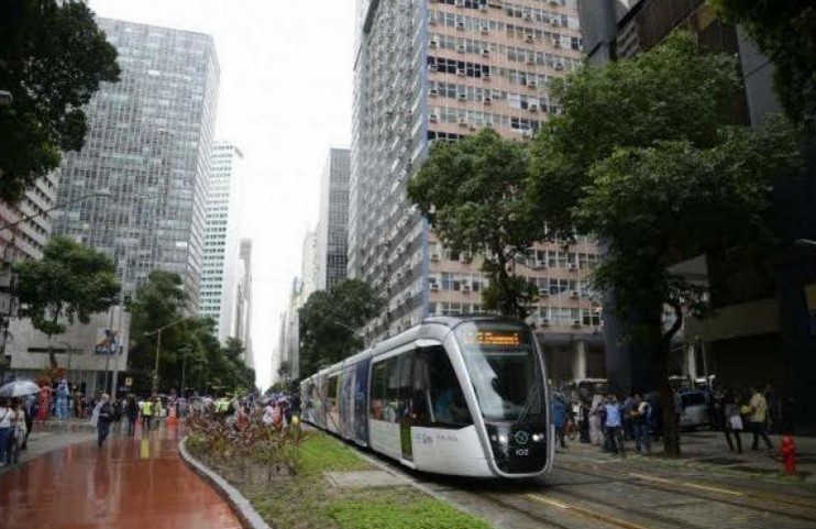 Un tren no contaminante diseñado por argentinos cruzará Río de Janeiro | Internacionales
