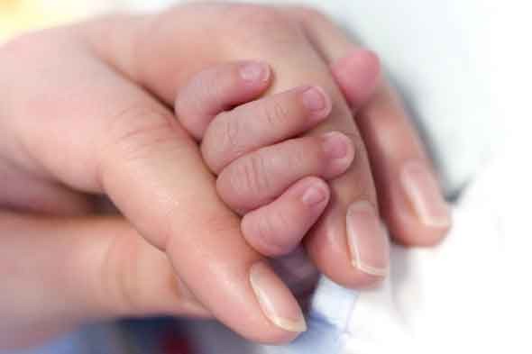 Ordenan restituir un hijo a una madre pobre y discapacitada | Actualidad