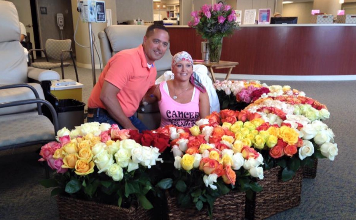 Su mujer terminó la quimioterapia y decidió sorprenderla con un dulce gesto | Internacionales