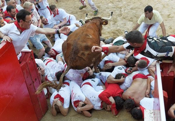 Al menos cuatro heridos en el inicio de la celebración de San Fermín | Internacionales