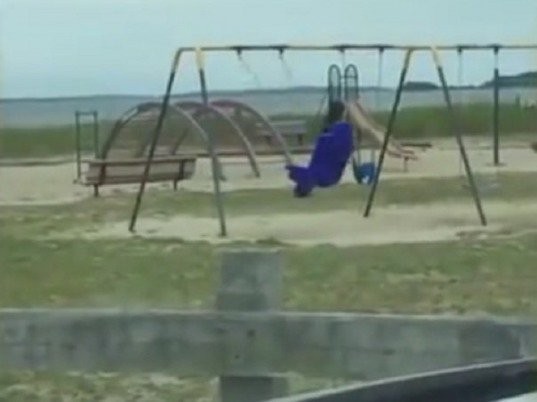 Misterio en Estados Unidos por la hamaca que se mueve sola | Curiosidades