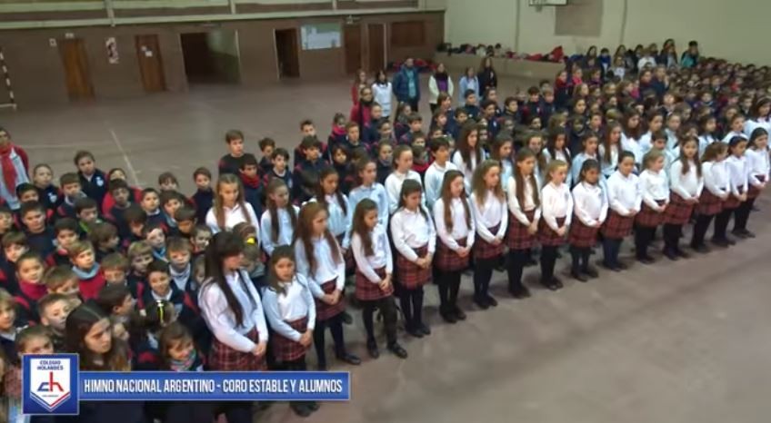 Alumnos del Colegio Holandés le cantan a la Fragata Libertad, que hoy arribó a Amsterdam | Actualidad