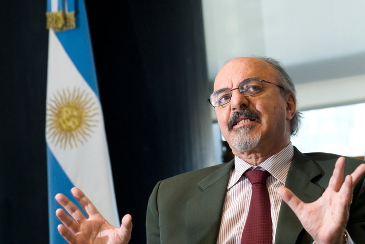 Imputan a Tomada por entrega de $17 millones en planes a Racing Club | Política