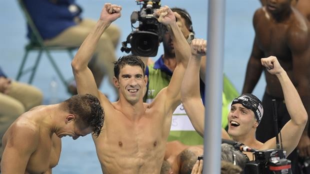 Phelps agiganta su leyenda: alcanzó las 23 medallas olímpicas | Deportes