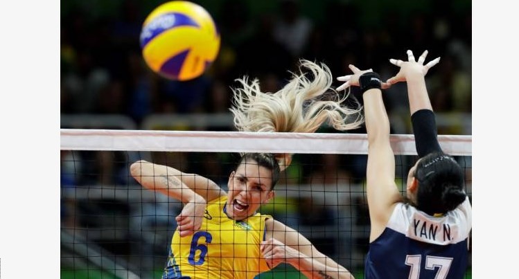 La monumental jugadora de voley brasileña que calienta las redes sociales | Deportes