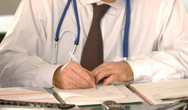 Investigan denuncia de una joven que fue al médico y le diagnosticó que necesitaba sexo | Redes