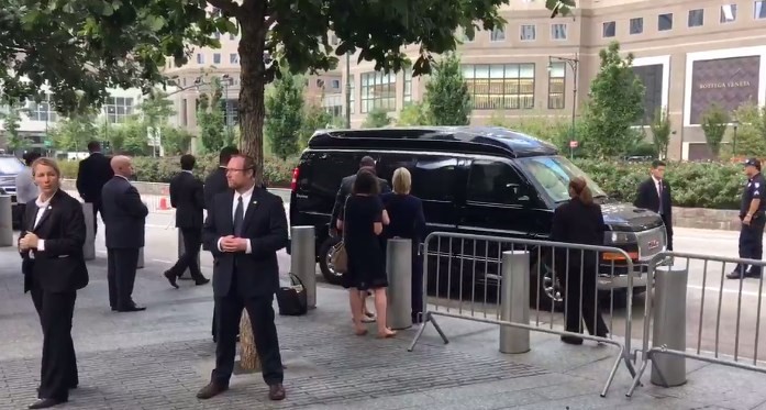 El momento del desmayo de Hillary Clinton tras el acto del 11S | Internacionales