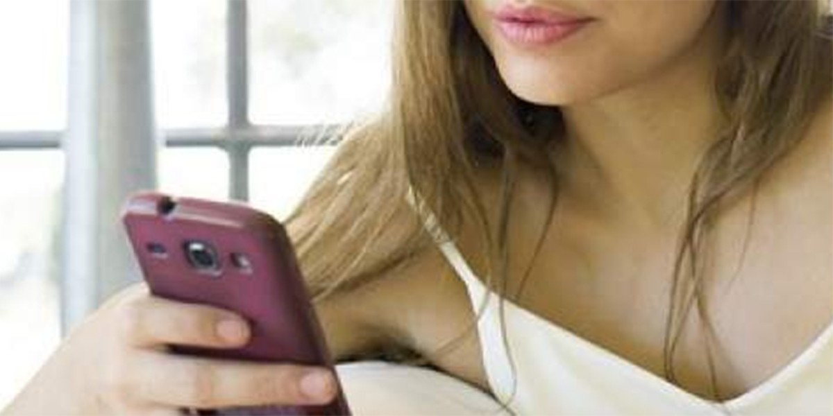 Podría recibir 7 años de prisión por espiar a su novia desde el teléfono | Internacionales