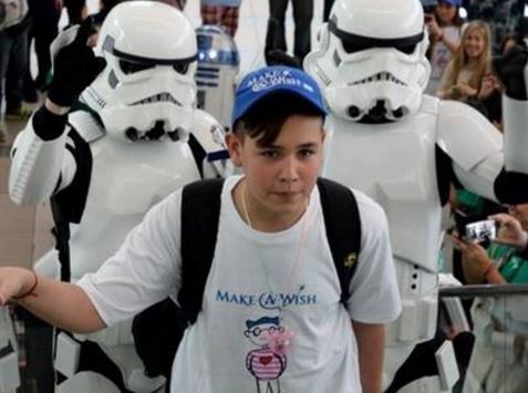 Ezeiza: la fuerza de "Star Wars" cumplió el sueño de un chico enfermo | Redes