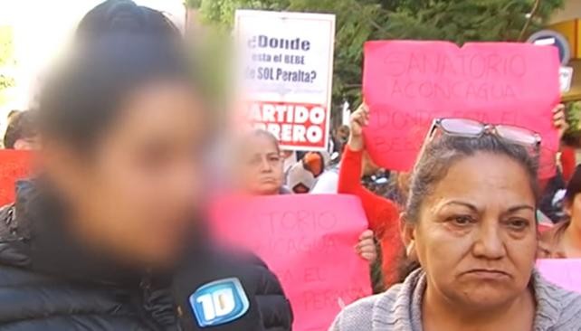 Madre adolescente denuncia que no le entregaron uno de sus mellizos luego del parto | Actualidad