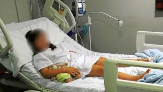 Una niña de 8 años terminó en el hospital luego de recibir una paliza de 12 alumnos mayores en su colegio | Internacionales