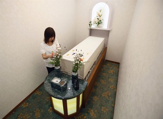 El lucrativo negocio de los hoteles para muertos en Japón | Curiosidades