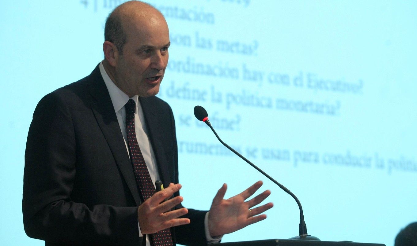 Según el titular del Banco Central, "estamos con una inflación que se mueve al 20% anual" | Política