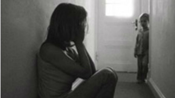 Absolvieron a una mujer que había sido condenado por no evitar que su pareja golpeara al hijo | Actualidad