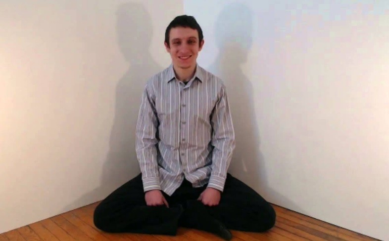 Benjamin Bennett, el Youtuber que triunfa por permanecer sentado y sonreir durante horas | Redes