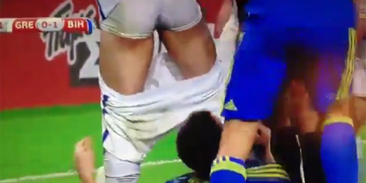 Insólito: dejó en calzoncillos a su rival y terminó expulsado | Deportes