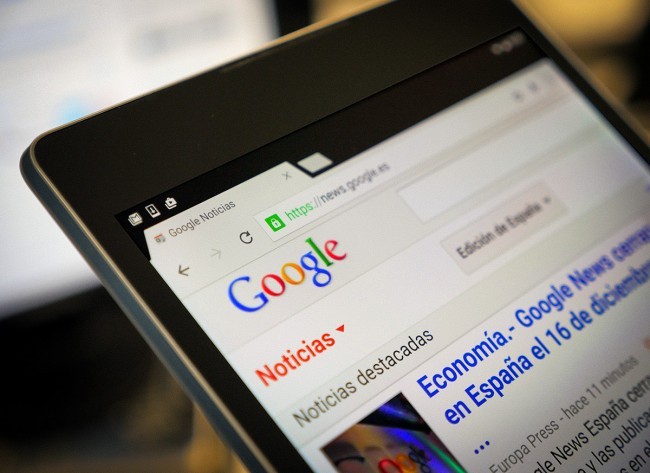 Facebook y Google, en guerra contra las páginas de noticias falsas | Tecno