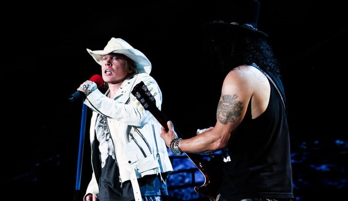 Video documento: ¿un fantasma en el show de los Guns N' Roses? | Espectáculos