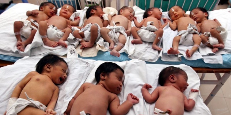 India: desarticularon una banda que traficaba con bebés en cajas de galletas | Internacionales