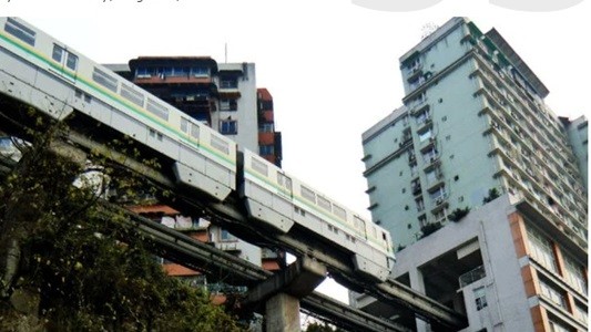 #Insólito Las vías del tren en el séptimo piso de un edificio | Curiosidades