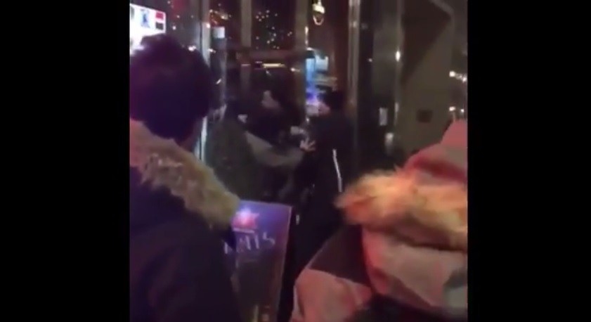 New York: Hinchas de River y Boca terminaron a las trompadas en un bar | Deportes