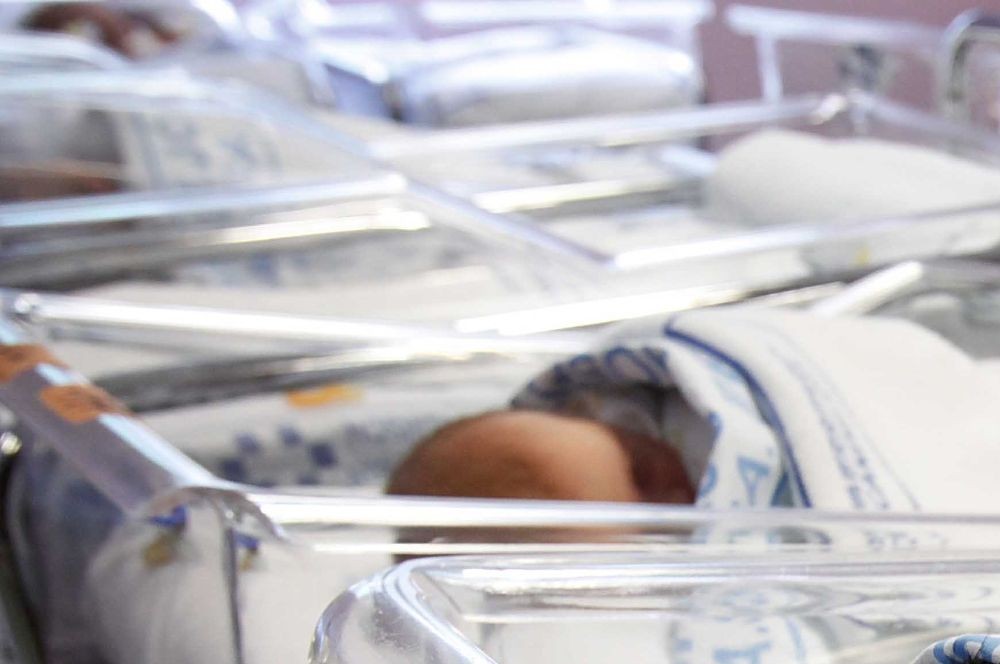 Autorizan en el Reino Unido la fecundación de bebés de "tres progenitores" | Internacionales