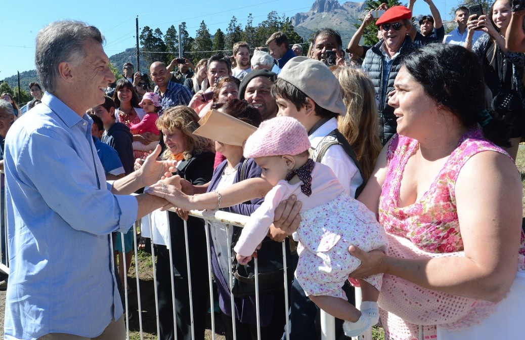 Bullrich confirmó que hay "7 demorados de ATE" por agresiones a Macri en Neuquén | Política