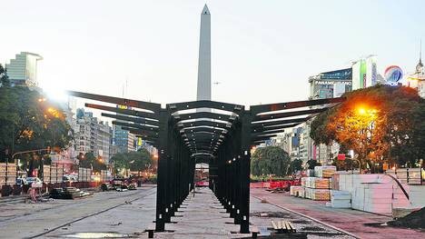 Lo detuvieron en una parada de Metrobus mientras golpeaba y manoseaba a una mujer | Actualidad