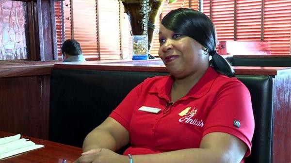 "Muy buen servicio pero no damos propina a negros", la frase que nos indigna | Internacionales