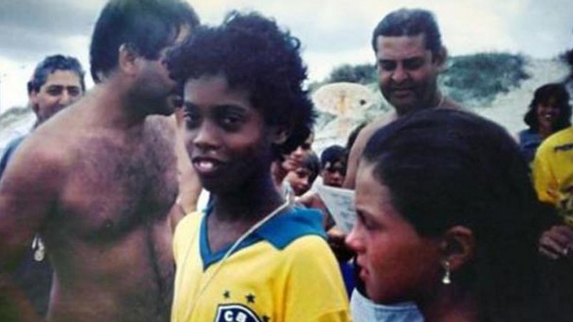 Ronaldinho conmueve hasta las lágrimas con su "Carta a mi yo más joven" | Deportes