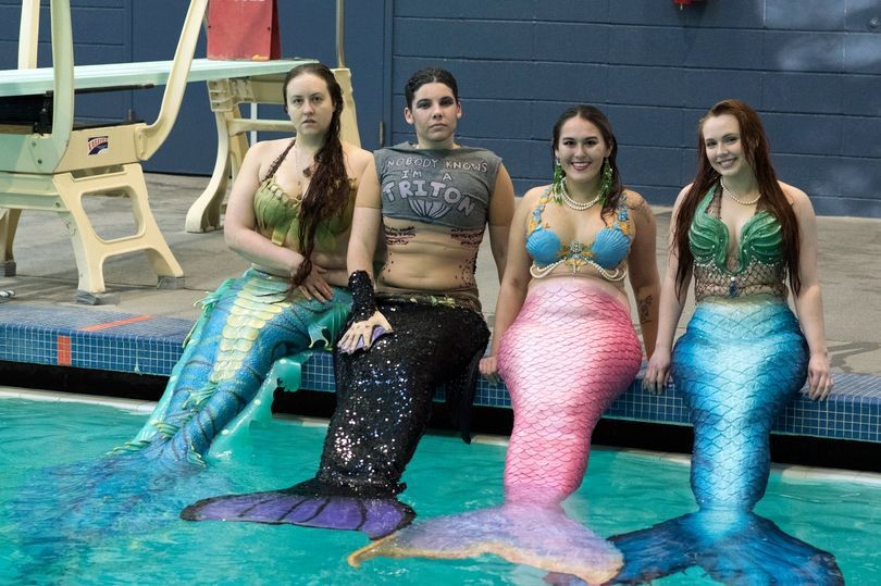 La increíble historia de una comunidad de sirenas "reales" | Curiosidades