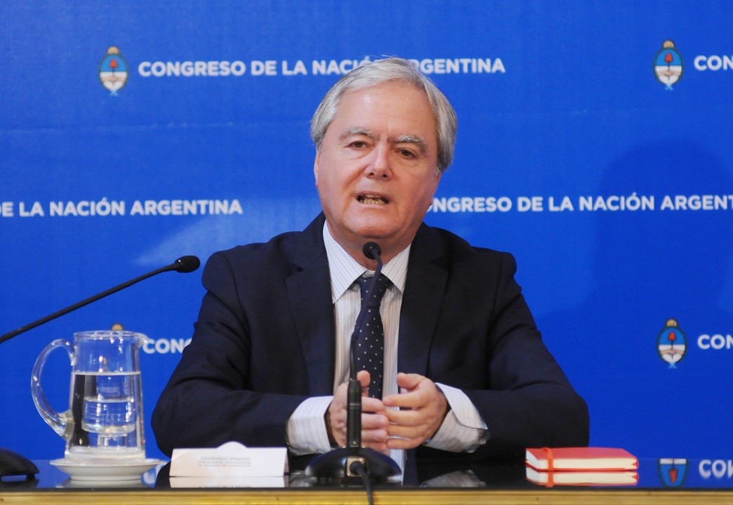 Imputan a Pinedo por favorecer a empresa que él fundó | Política