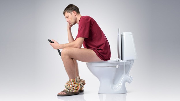 Usar el celular en el baño es un grave riesgo para la salud | Curiosidades