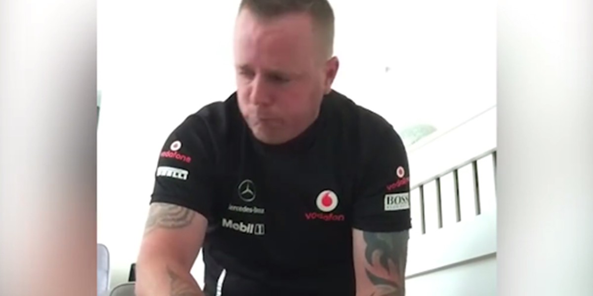 La curiosa reacción de un padre al cambiar los pañales de su bebé | Redes