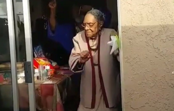 Video: celebra sus 100 años bailando una canción de Bruno Mars | Redes