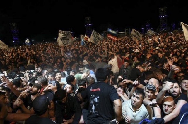 Otro video que muestra la avalancha de la tragedia en el recital del Indio Solari | Actualidad