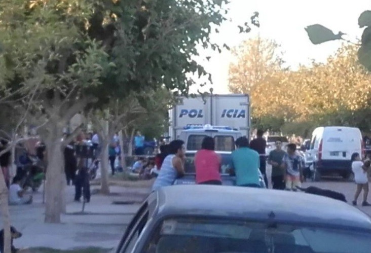 Un policía mató a su mujer de un balazo y luego se quitó la vida | Actualidad