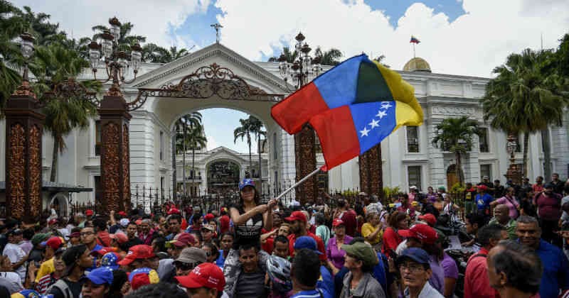 Parlamento discute situación en Venezuela | Internacionales