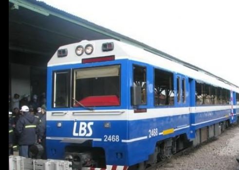 Un tren embistió a un auto en Laferrere: dos heridos | Actualidad