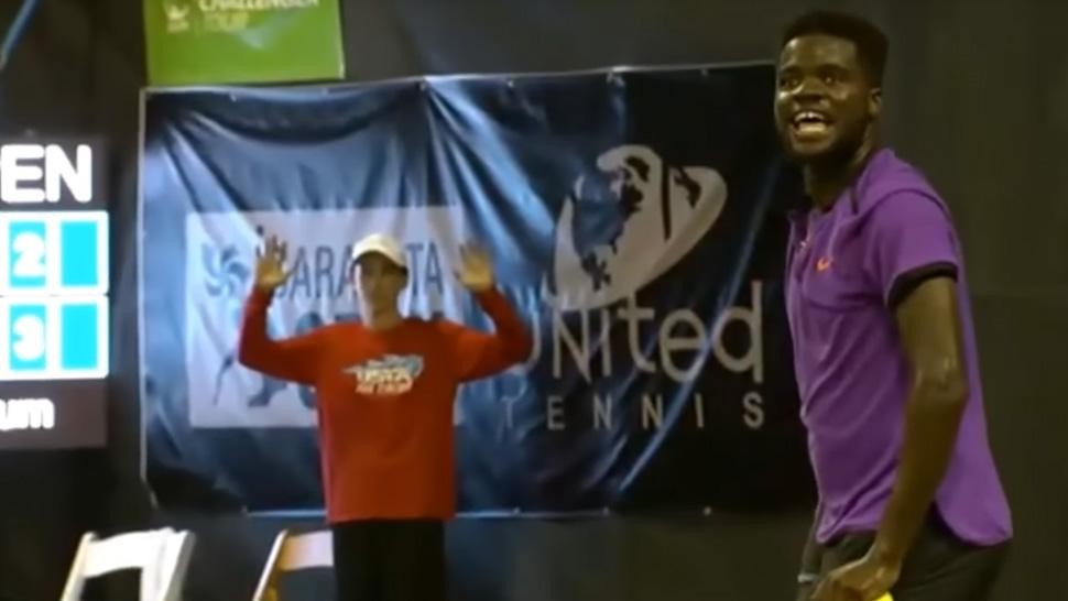 Tuvieron que frenar un partido de tenis por los gemidos de una pareja | Deportes