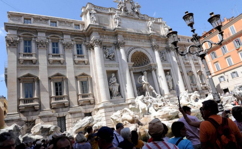 Roma quiere impedir que los turistas se detengan ante la Fontana di Trevi | Internacionales